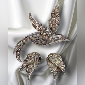 Sarah Coventry “Birds Of Paradise”Brooch & Earring Set